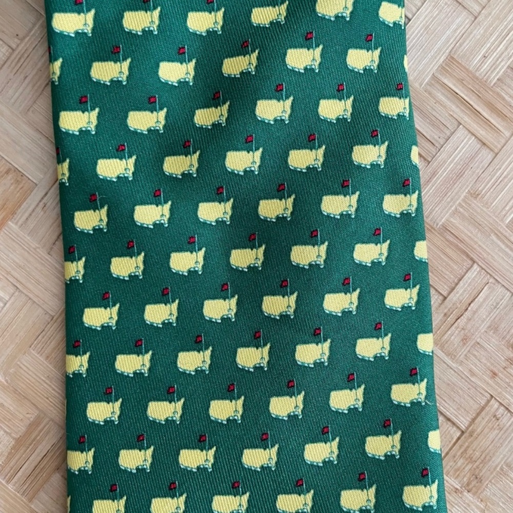 Augusta nationals vineyard vines tie
